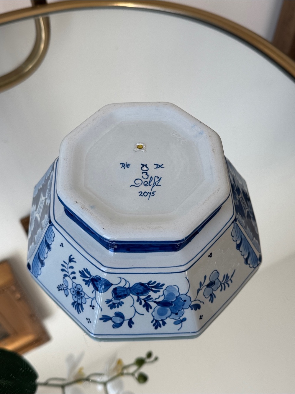 Delft Octagonal Bowl - Picture 4 of 4